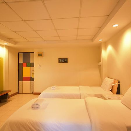 Room At Prachachuen Νονταμπουρί Εξωτερικό φωτογραφία