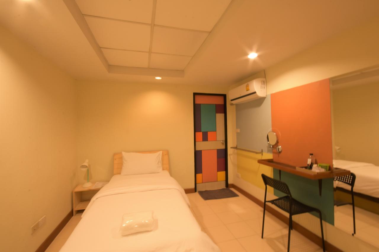 Room At Prachachuen Νονταμπουρί Εξωτερικό φωτογραφία