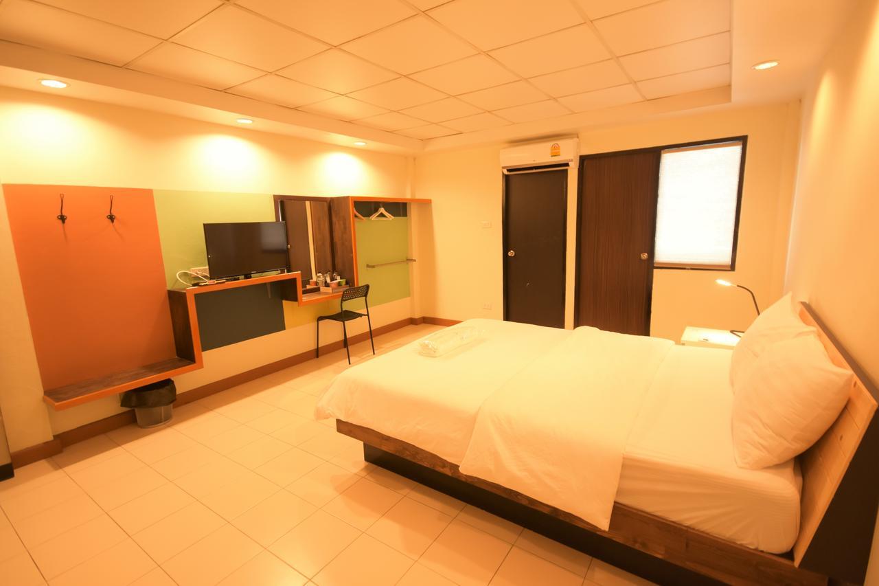 Room At Prachachuen Νονταμπουρί Εξωτερικό φωτογραφία