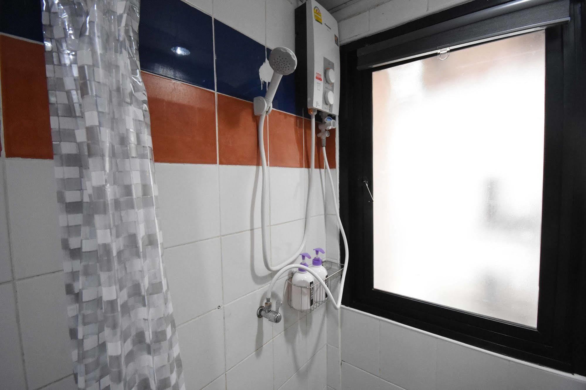 Room At Prachachuen Νονταμπουρί Εξωτερικό φωτογραφία