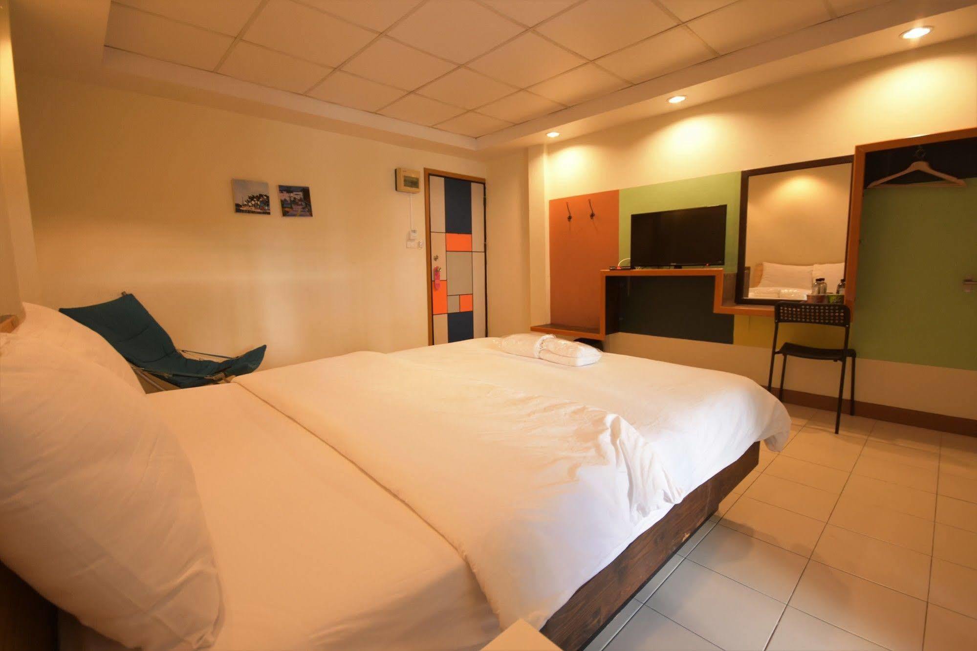 Room At Prachachuen Νονταμπουρί Εξωτερικό φωτογραφία