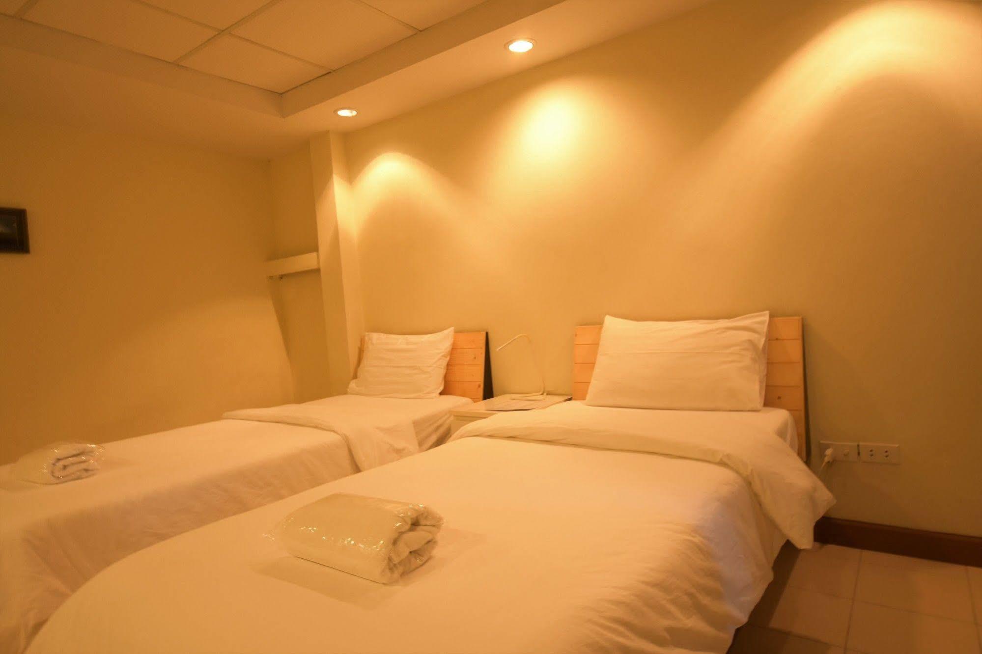 Room At Prachachuen Νονταμπουρί Εξωτερικό φωτογραφία