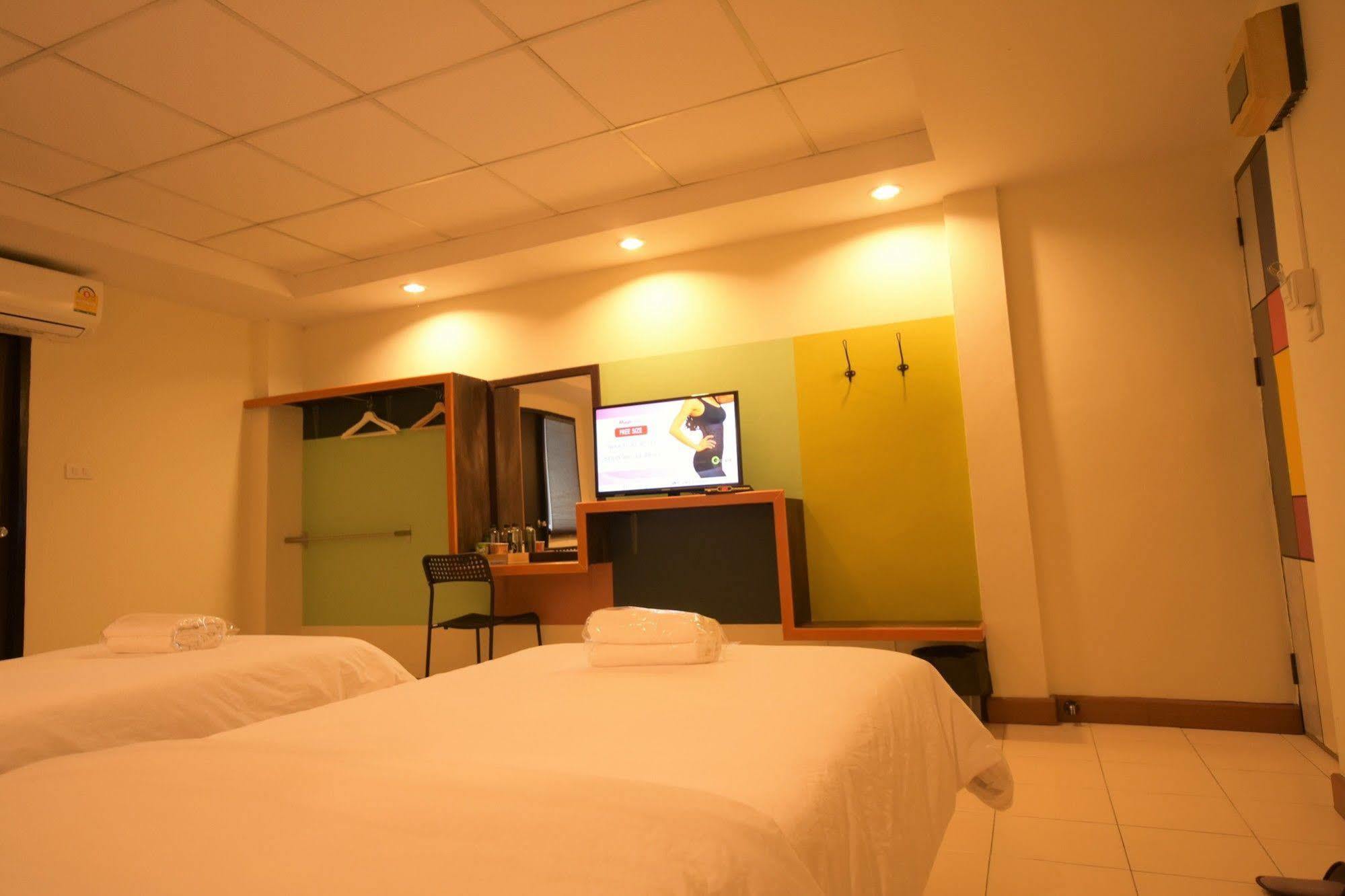 Room At Prachachuen Νονταμπουρί Εξωτερικό φωτογραφία